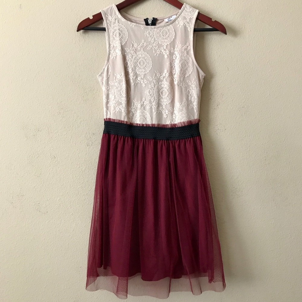 SPEECHLESS Sleeveless Dress Size 3